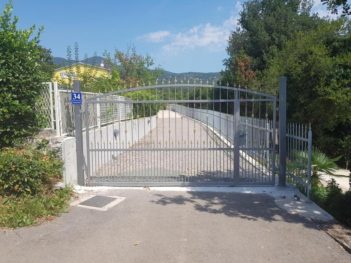 Apartmani Adria Opatija Exteriör bild